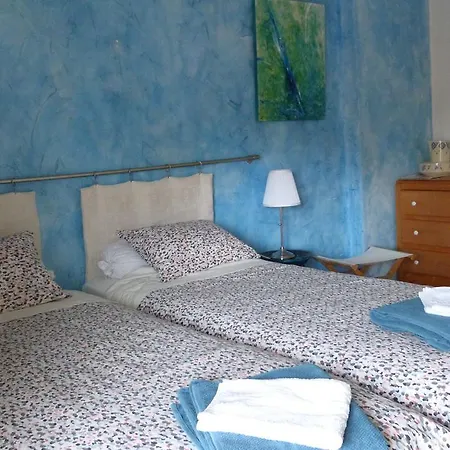 Aux Jardins De Fabie Bed & Breakfast
