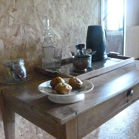 Aux Jardins De Fabie Bed & Breakfast *